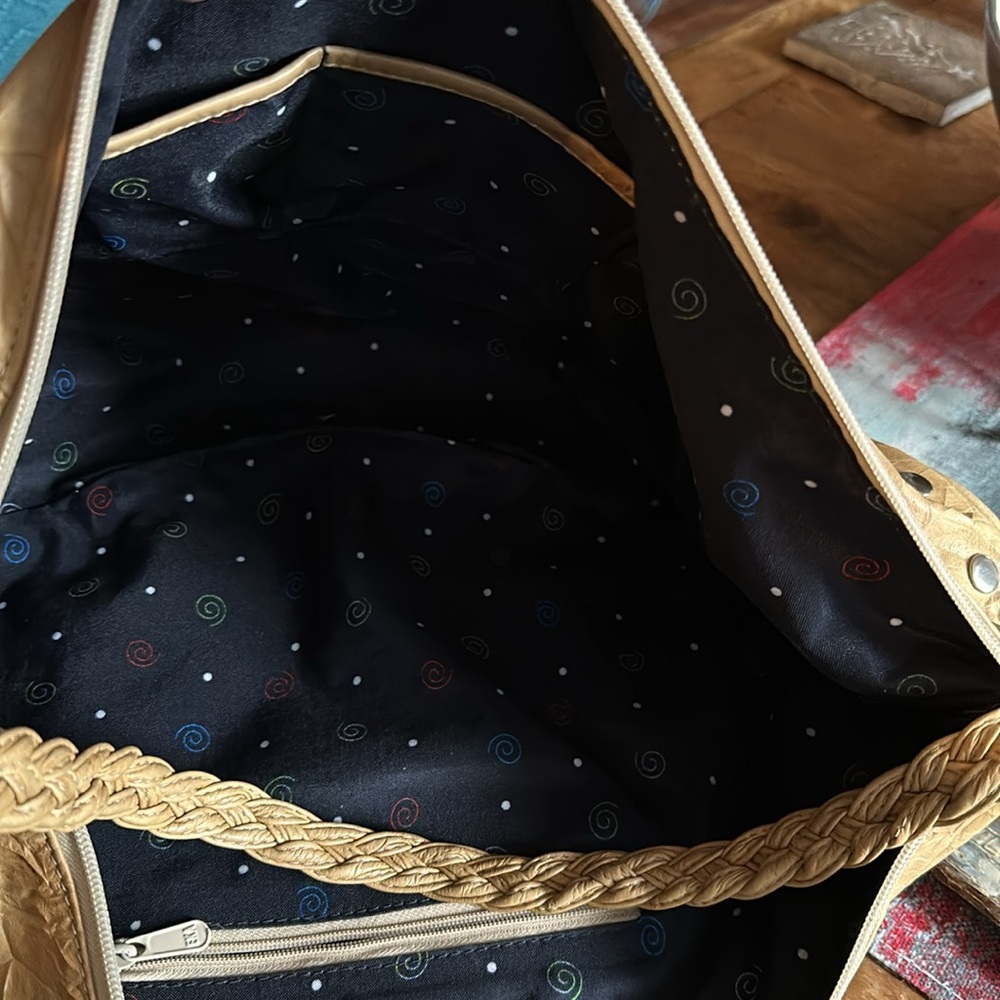 Versatile Hobo Bag - Picture 5 of 7